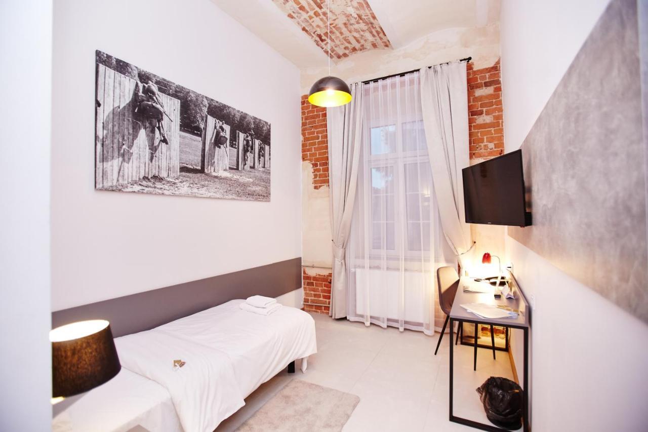 Koszary Arche Hotel Góra Kalwaria Buitenkant foto