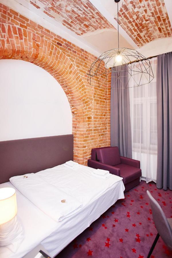 Koszary Arche Hotel Góra Kalwaria Buitenkant foto