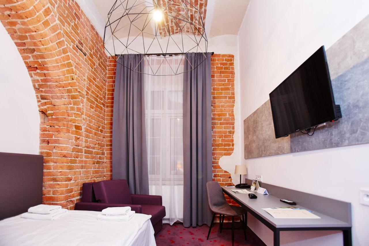 Koszary Arche Hotel Góra Kalwaria Buitenkant foto