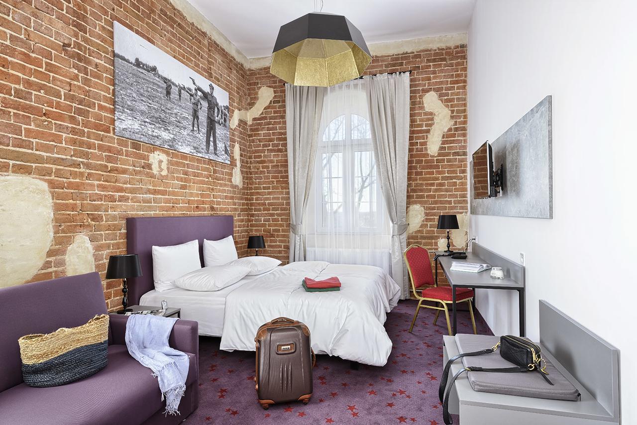 Koszary Arche Hotel Góra Kalwaria Buitenkant foto