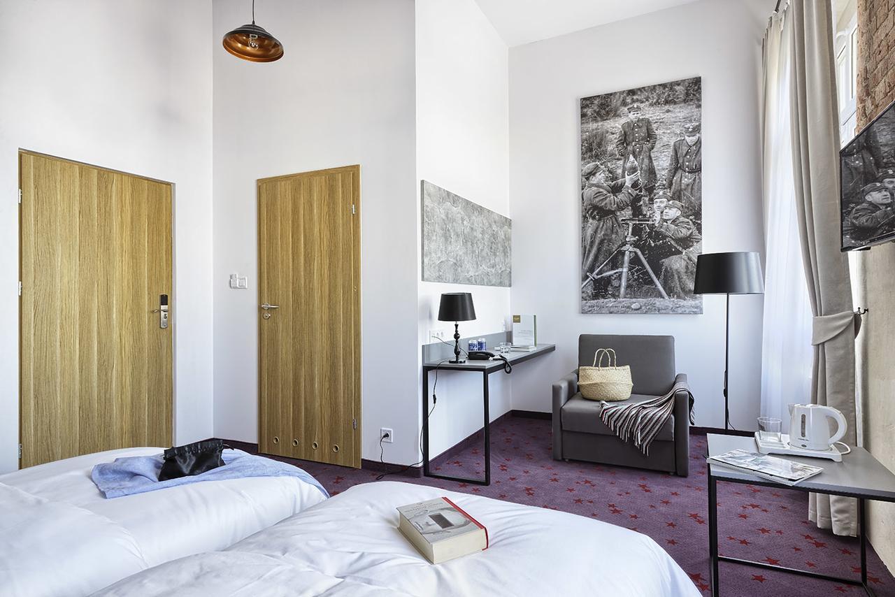 Koszary Arche Hotel Góra Kalwaria Buitenkant foto