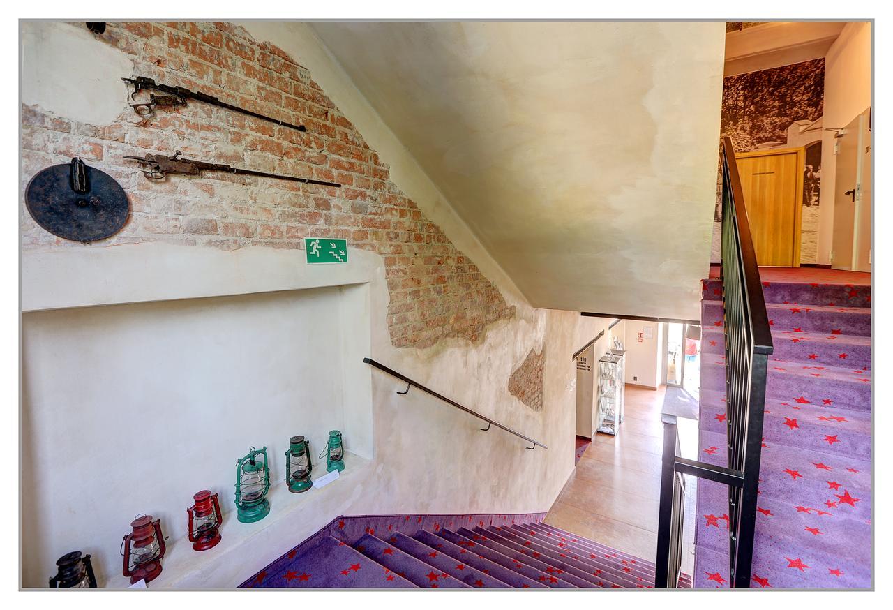 Koszary Arche Hotel Góra Kalwaria Buitenkant foto