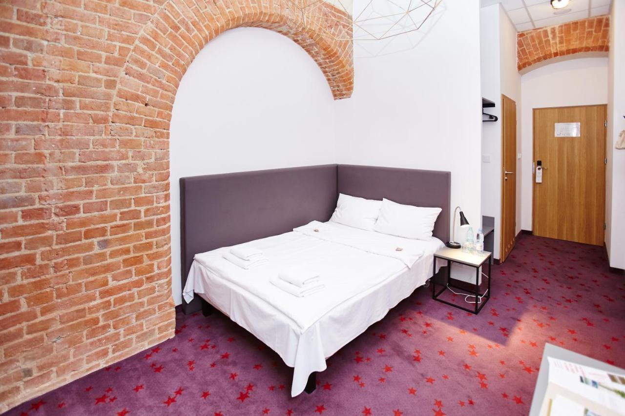 Koszary Arche Hotel Góra Kalwaria Buitenkant foto