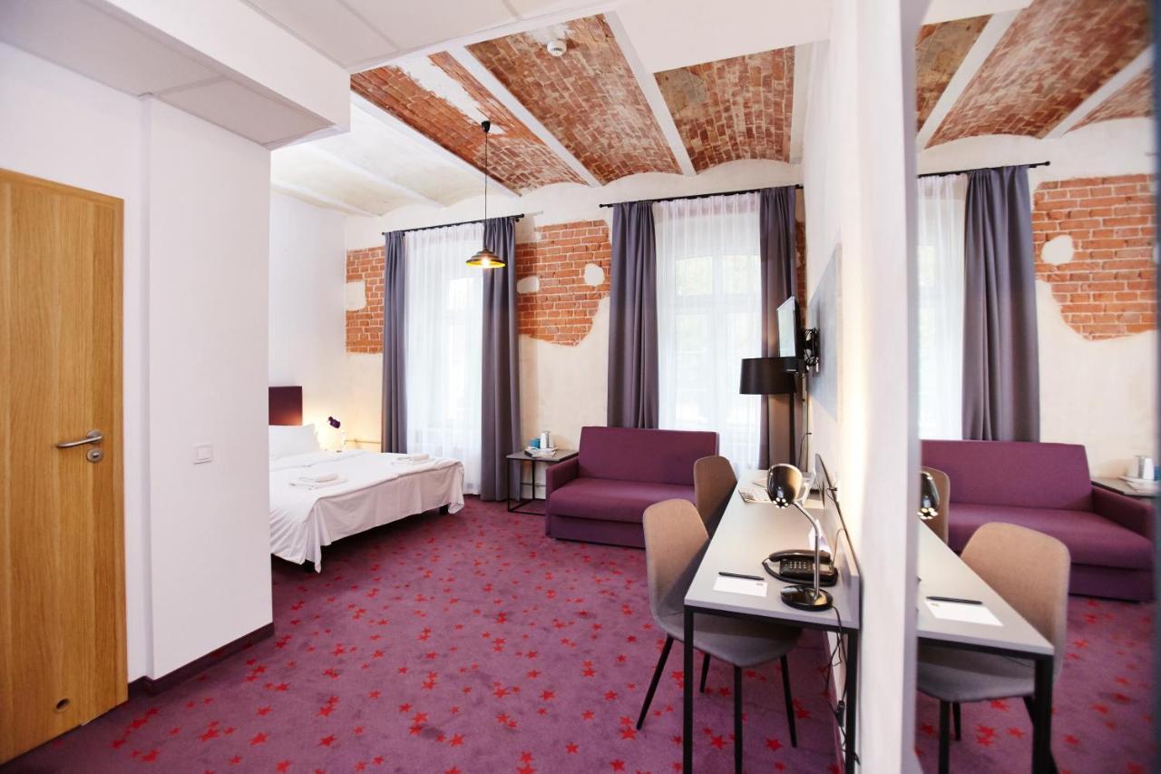 Koszary Arche Hotel Góra Kalwaria Buitenkant foto