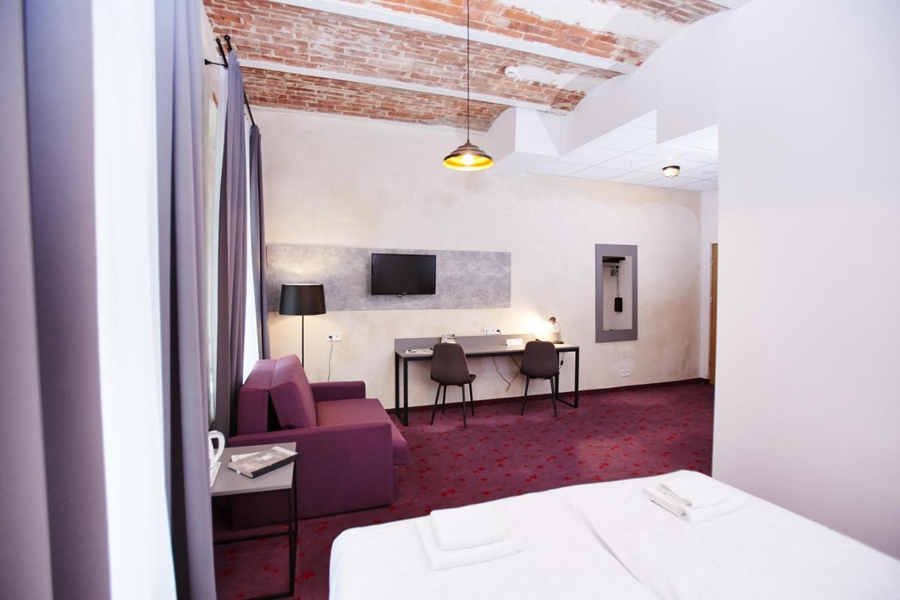 Koszary Arche Hotel Góra Kalwaria Buitenkant foto