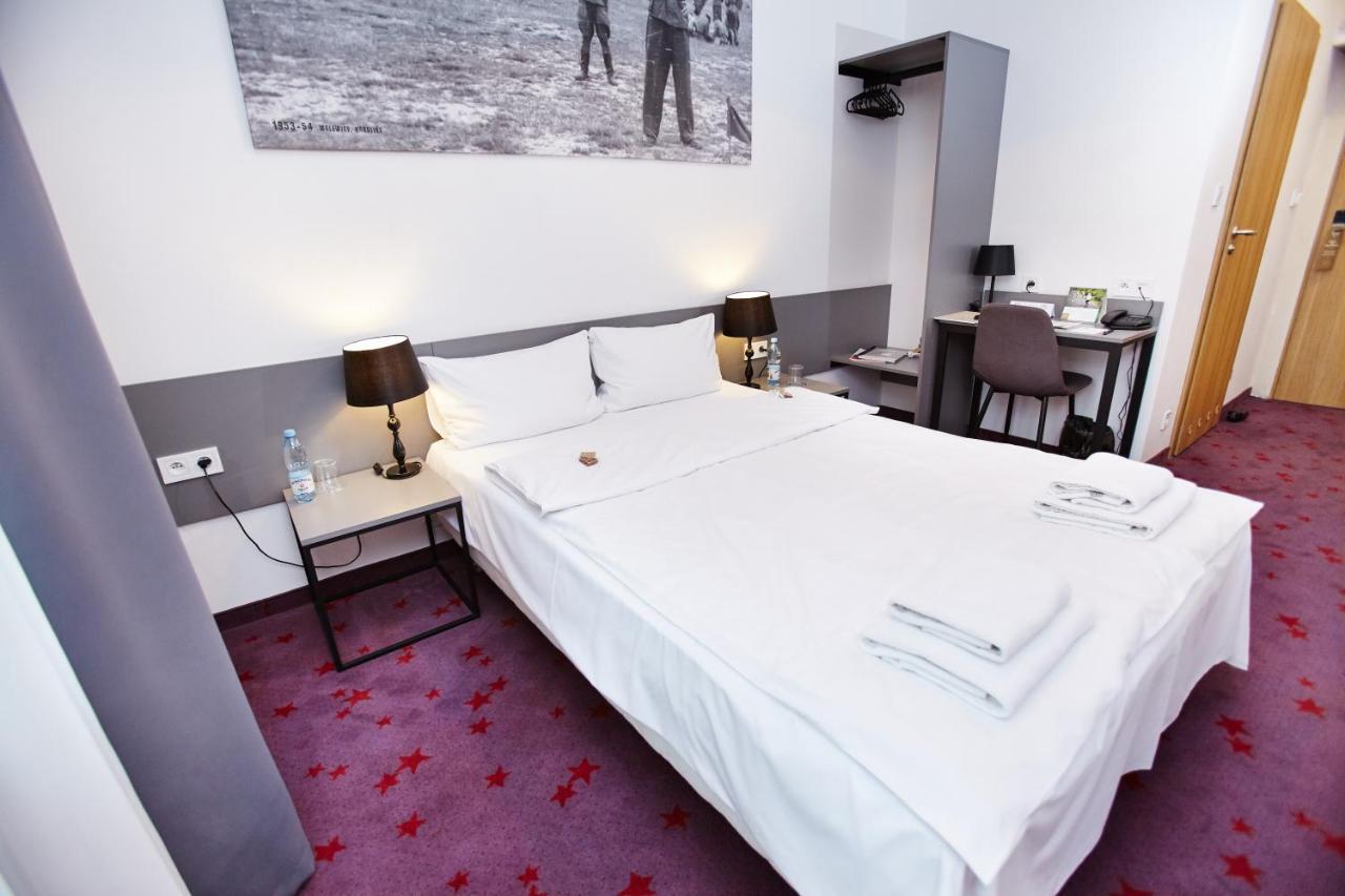 Koszary Arche Hotel Góra Kalwaria Buitenkant foto